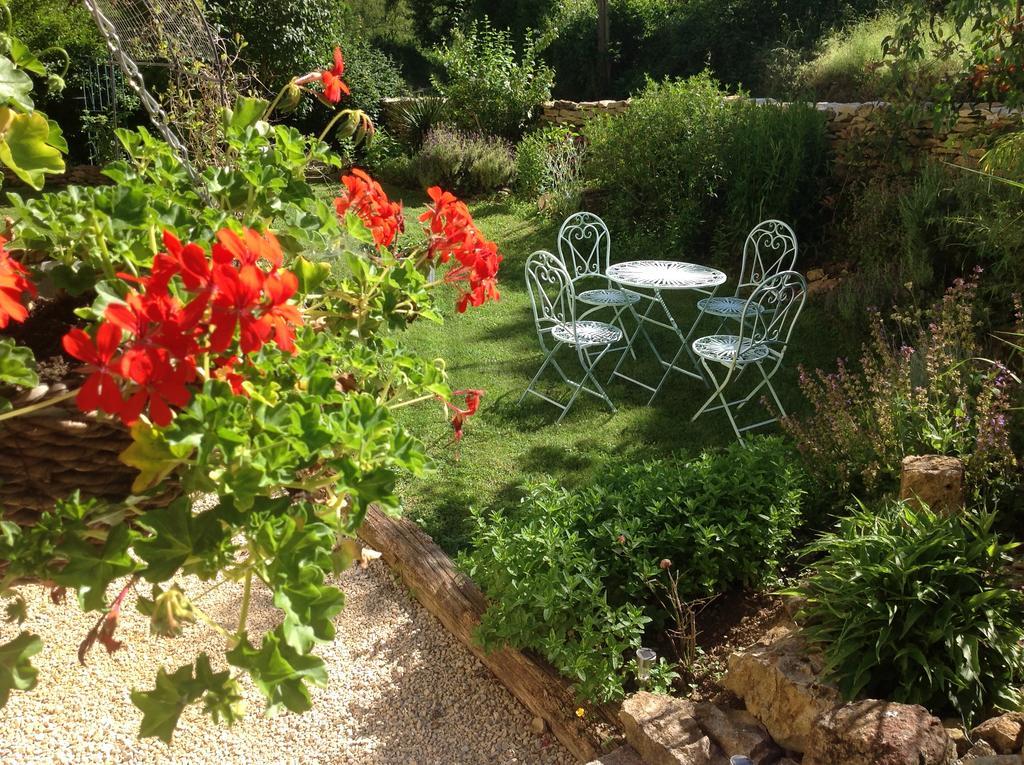 Au Cheval Bleu Bed & Breakfast Fontenay-près-Vézelay Dış mekan fotoğraf