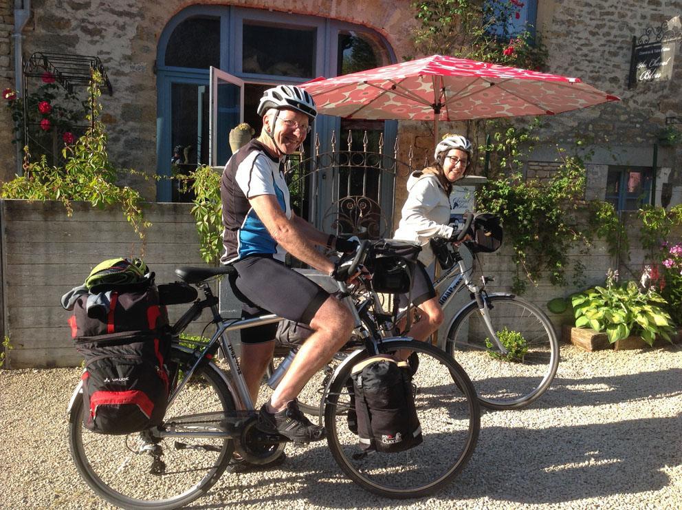 Au Cheval Bleu Bed & Breakfast Fontenay-près-Vézelay Dış mekan fotoğraf