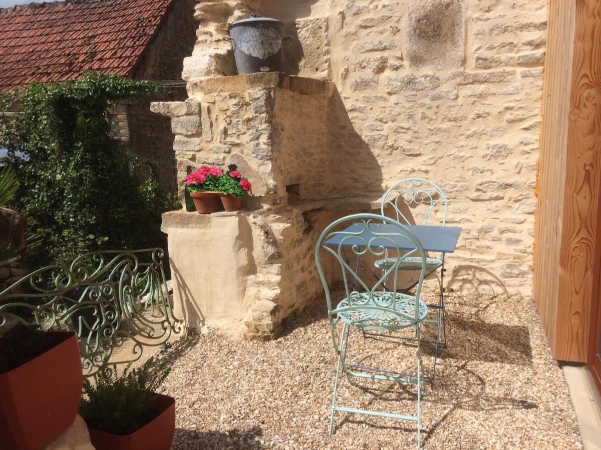 Au Cheval Bleu Bed & Breakfast Fontenay-près-Vézelay Dış mekan fotoğraf